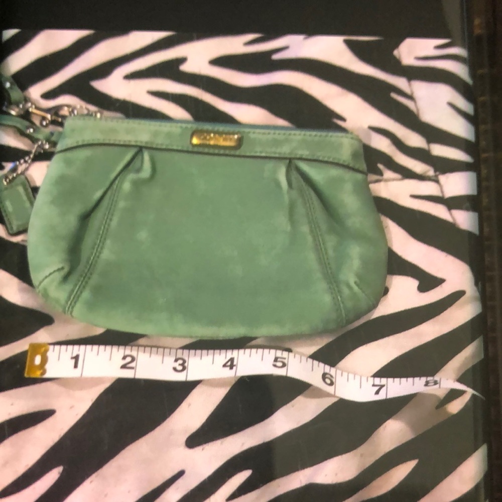 MOVING SALE NO HAGGLING WOMEN AUTHENTIC LEATHER COACH MINT 7.5”x5” WRISTLET